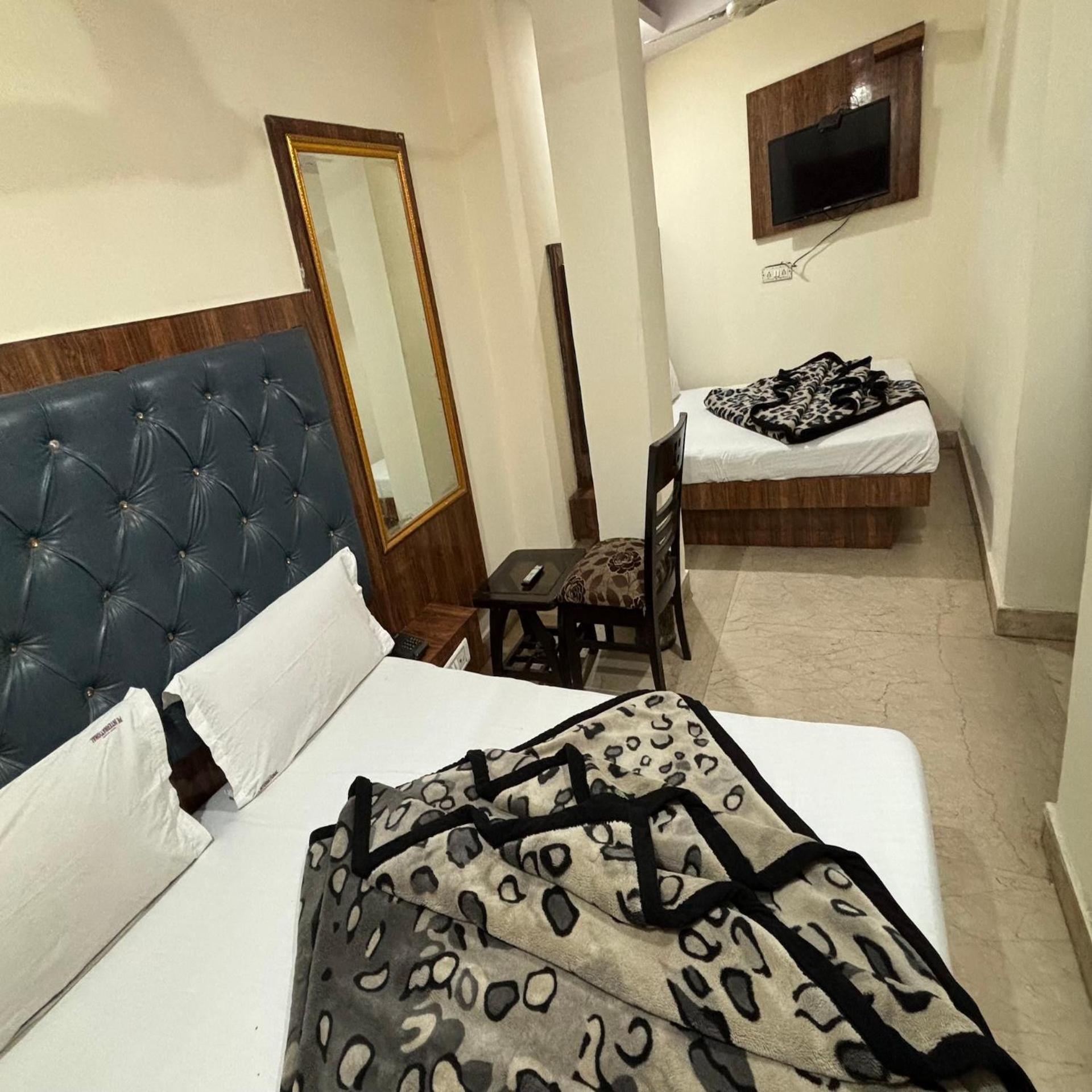 Hotel Pk International Near By New Delhi Station I Couple Friendly Room photo