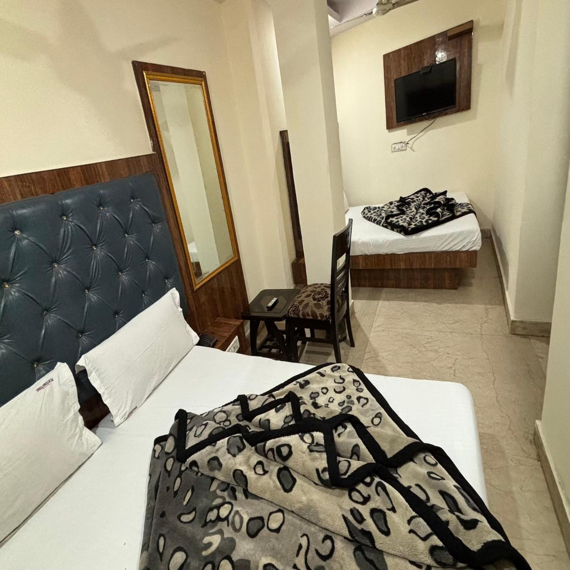 Hotel Pk International Near By New Delhi Station I Couple Friendly Room photo